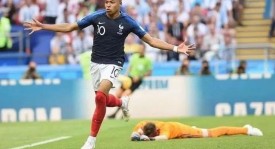 皇家马德里巴塞罗那伯纳乌双雄对决：激情碰撞，荣耀之战